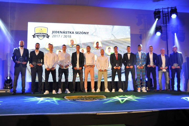 Jedenástka sezóny so zástupcami šiestich klubov. Najlepším hráčom Godál